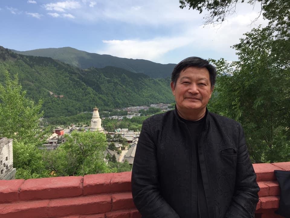 Томруулж харах Хайчлуулж хэрчүүлж, хайлуулж шатаалгасан ч өндийж боссон Монгол кино