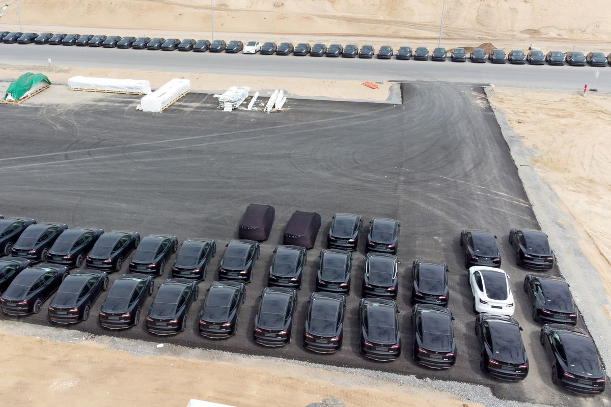 БНХАУ “Tesla”-ийн цахилгаан автомашинуудыг Бээжингийн Бэйдайхэ дүүргээр нэвтрүүлэхийг хориглоно