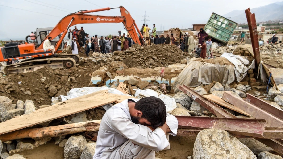 Афганистанд газар хөдлөлт, үерийн улмаас 1500 гаруй хүн амиа алдав