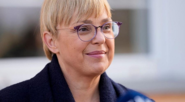 Словенийн ерөнхийлөгчөөр анх удаа эмэгтэй хүн сонгогджээ