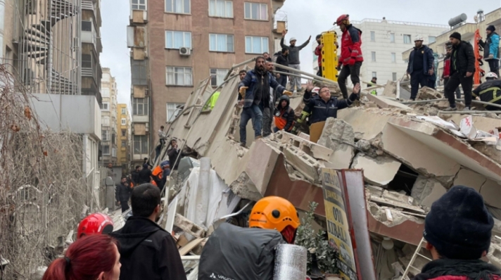 Турк, Сирид газар хөдлөлтөд амиа алдсан хүний тоо нэмэгдсээр байна