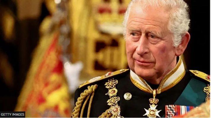 III Чарльз хатан хаан II Элизабетийн сэнтийд заларна