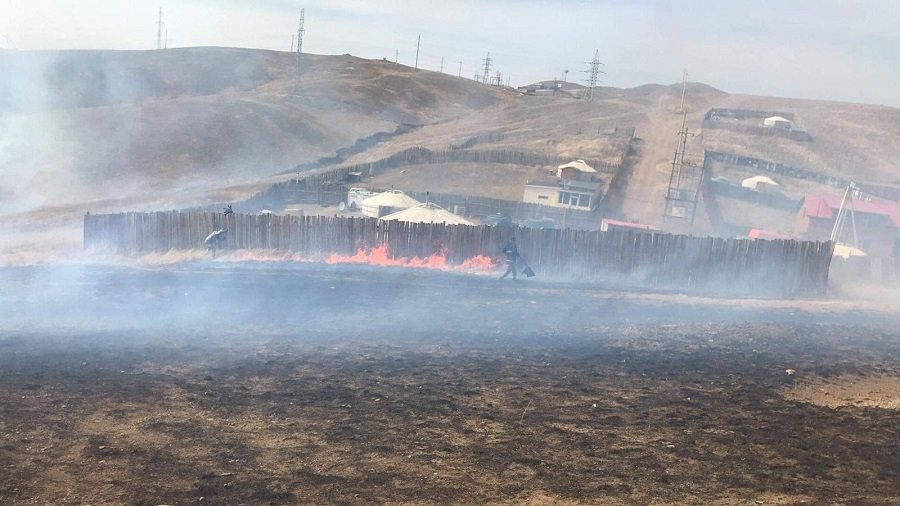 Далан давхрын оршуулгын газрын хашаанд гал гарчээ