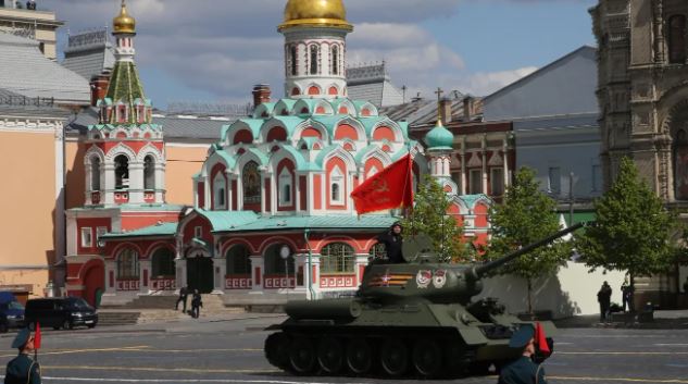 Ялалтын парадад 8000 цэрэг оролцож, онгоцтой үзүүлбэрээ цуцалжээ