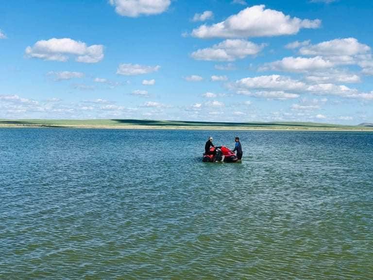 Гэрээсээ гараад сураггүй болсон 16 настай хүүгийн цогцсыг нуурын гүнээс олжээ