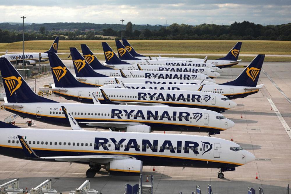 “Ryanair” компанийн ажилчид ажил хаялаа