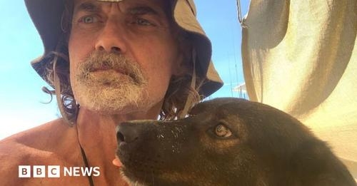 Австралийн далайчин нохойтойгоо хамт далайд хоёр сар гацжээ