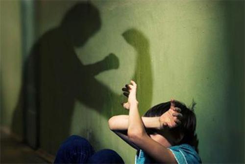 Өнгөрсөн хоногт хүүхэд, гэр бүлийн хүчирхийллийн 74 дуудлага бүртгэгджээ