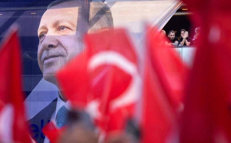 Эрдоган 20 жилийн засаглалаа дахин 5 жилээр сунгав