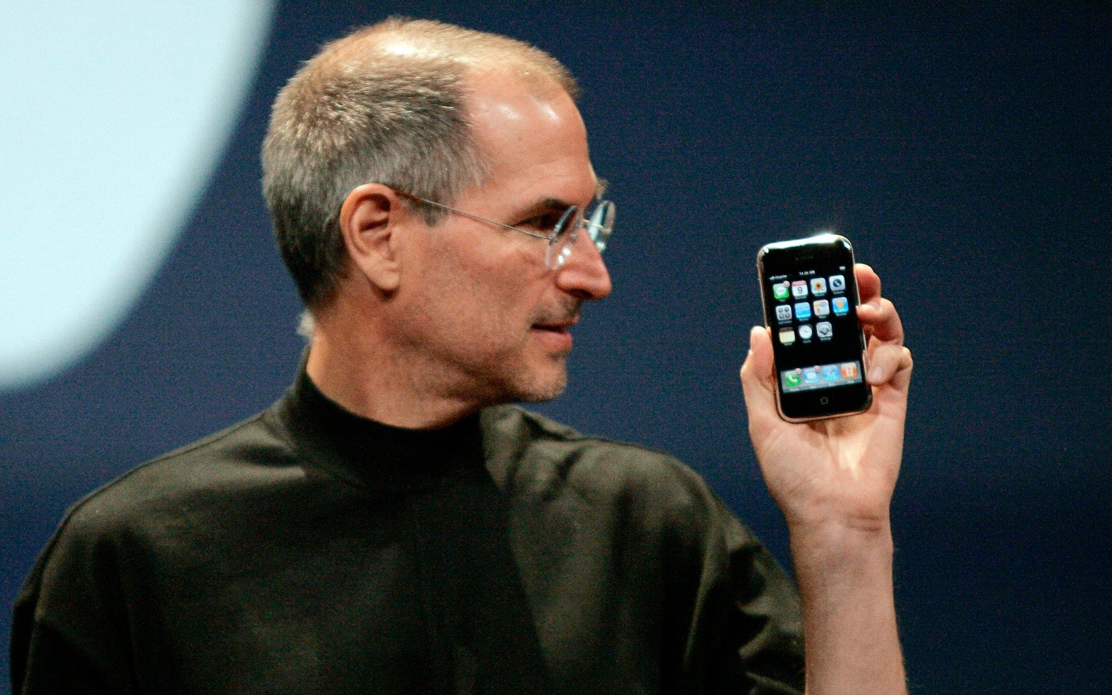 Хайрцгаасаа задраагүй анхны iPhone 190 мянган долларын үнэ хүрэв
