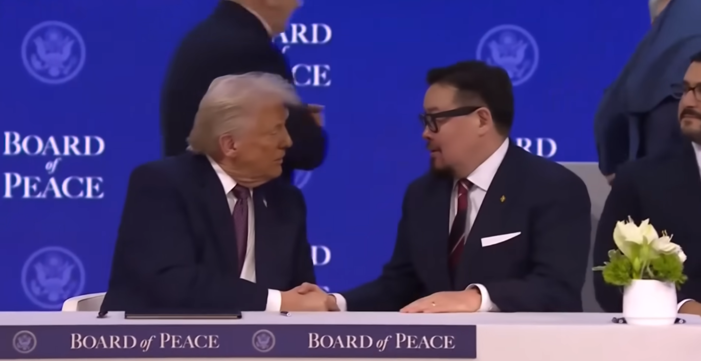 Томруулж харах Трамп Энх тайвны зөвлөлийн үйл ажиллагааг эхлүүлж чартерт Ерөнхий сайд гарын үсэг зуржээ