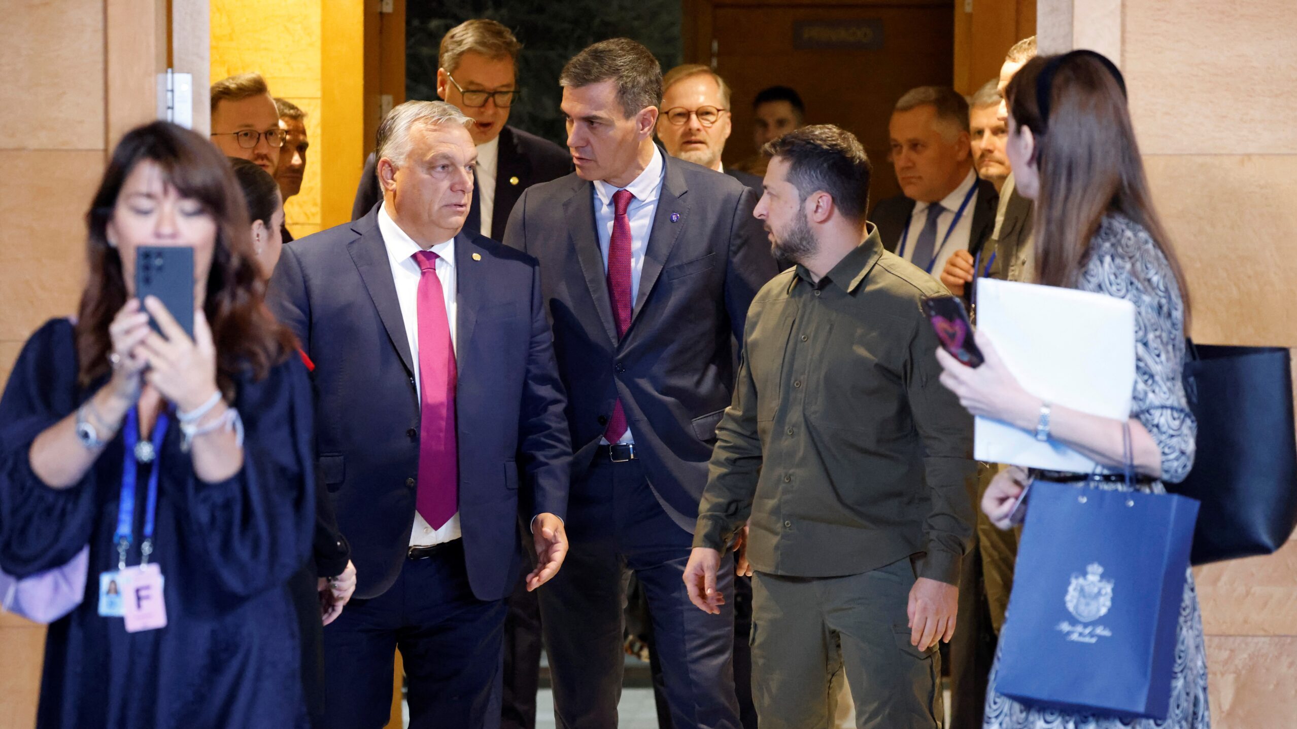 Томруулж харах Украины хямралыг зөвхөн бусад улсын оролцоотойгоор л зохицуулах боломжтой гэж үзэж байна