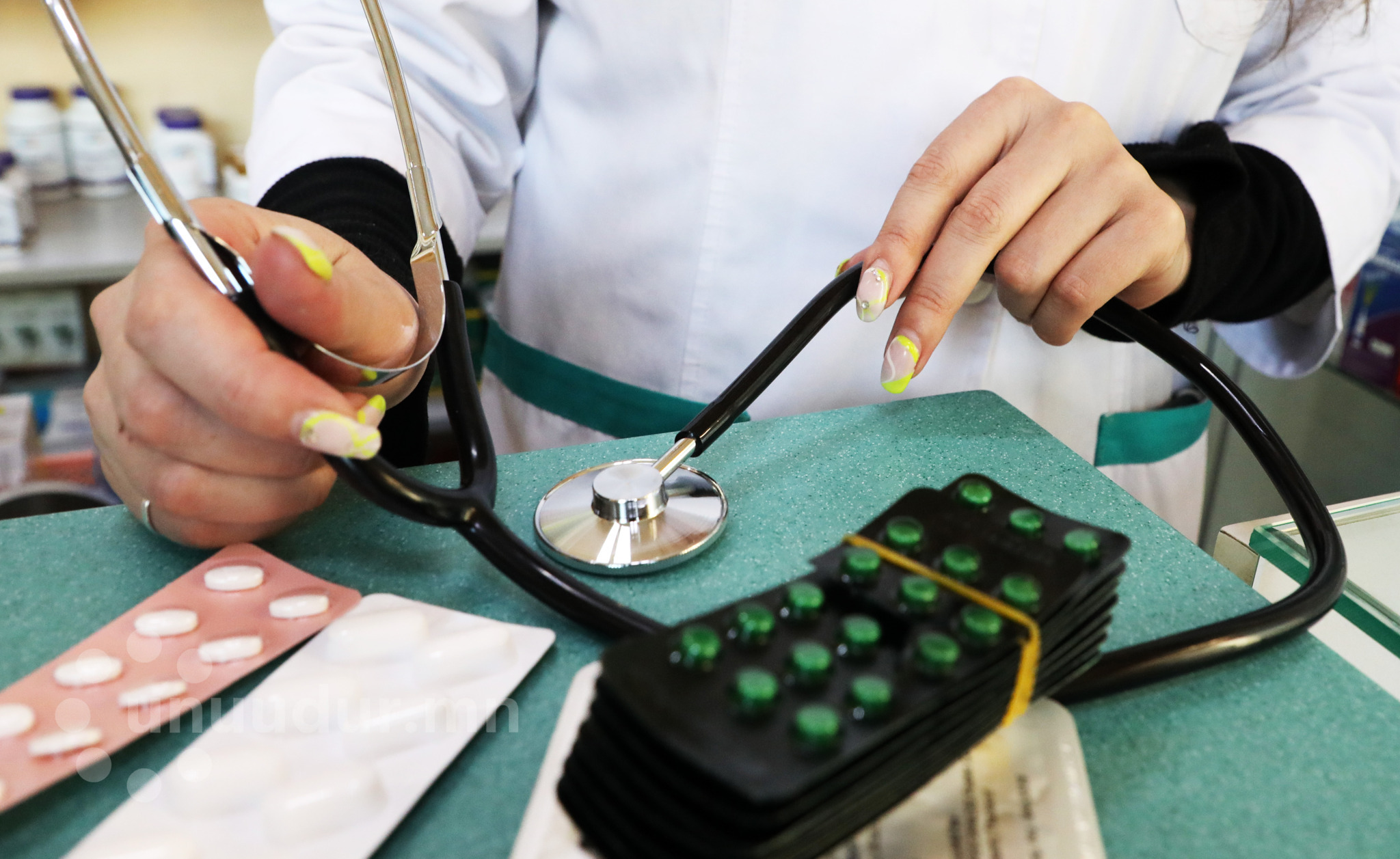 Томруулж харах Цэцэрлэгийн эмч нар цэвэрлэгээ, үйлчилгээ шалгахаас хэтрэхгүй байна